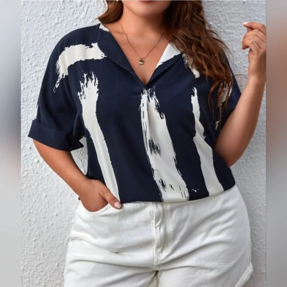 Brush-stroke Blouse - Picture 2 of 4
